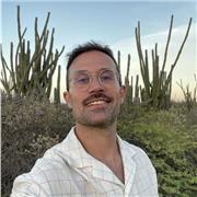 He trabajado como orientador laboral enfocado a todas las edades. Además tengo experiencia profunda en gestión de nóminas y rrhh.